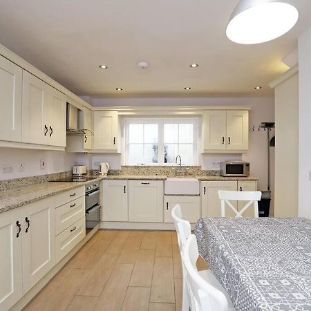 Royal Hillsborough Village Luxury Townhouse Экстерьер фото