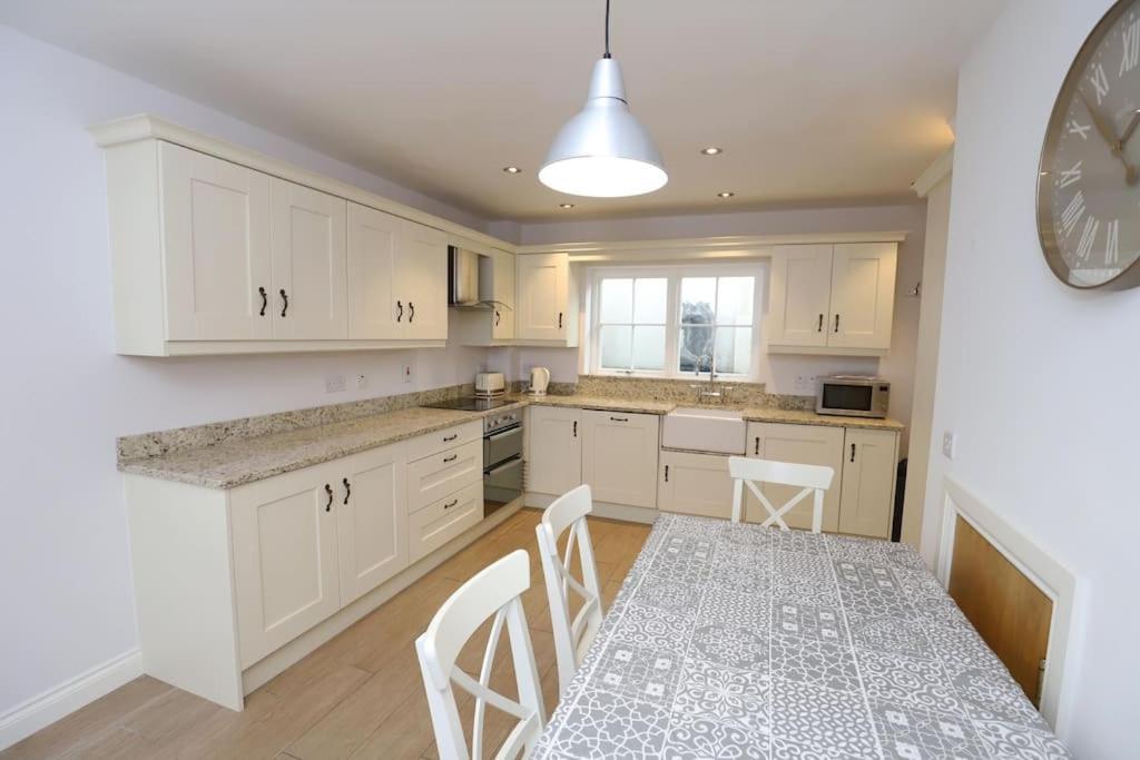 Royal Hillsborough Village Luxury Townhouse Экстерьер фото