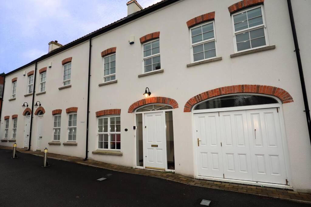Royal Hillsborough Village Luxury Townhouse Экстерьер фото