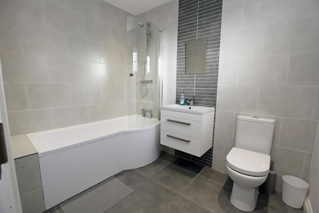 Royal Hillsborough Village Luxury Townhouse Экстерьер фото